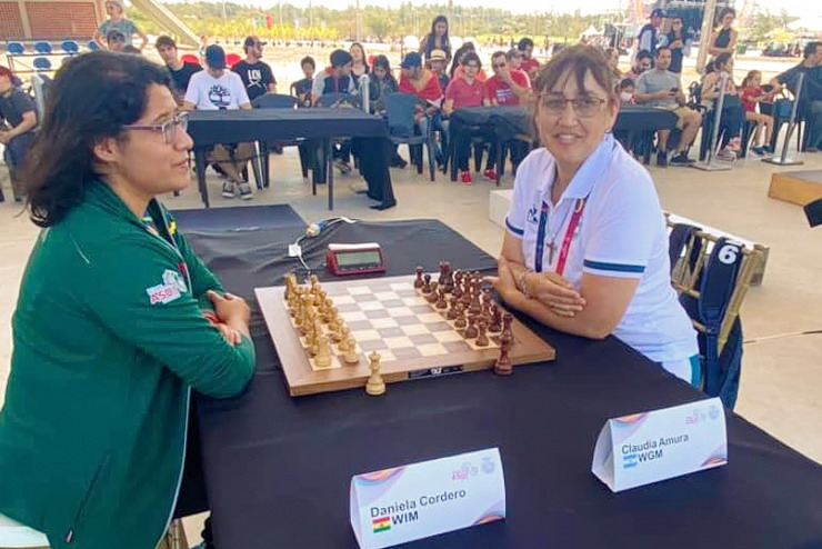 Claudia Amura histórica: logró doble medalla de plata en los