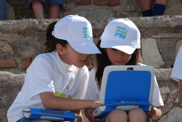 Inauguran más tramos de fibra óptica y entregan 205 netbooks en el departamento Chacabuco