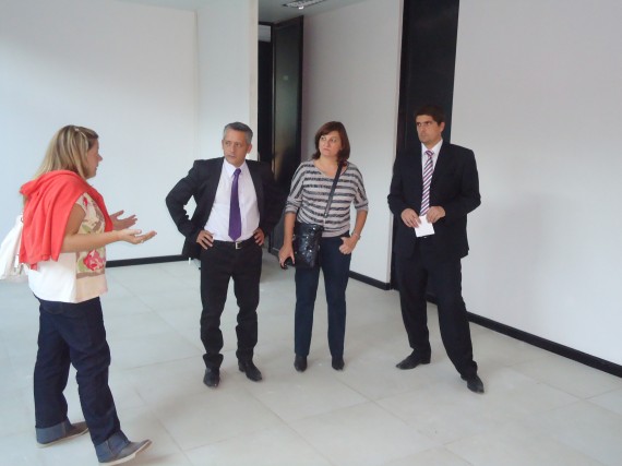 El ministro de Hacienda, José María Emer y el Secretario General, Néstor Ordóñez realizaron un recorrido por la obra para interiorizarse acerca de los detalles de la construcción.