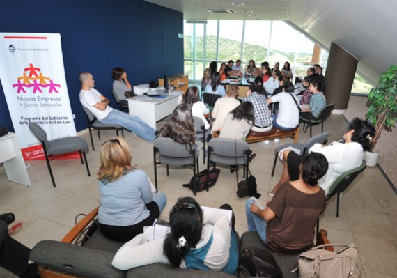 La reunión en San Luis se desarrolló en la Sala de Capacitación del Programa Nuevas Empresas para Jóvenes Sanluiseños.