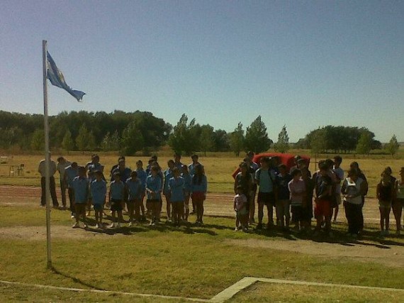El torneo de atletismo se realizó en el polideportivo municipalidad de La Toma, y fue organizado por la Fundación Ónix.