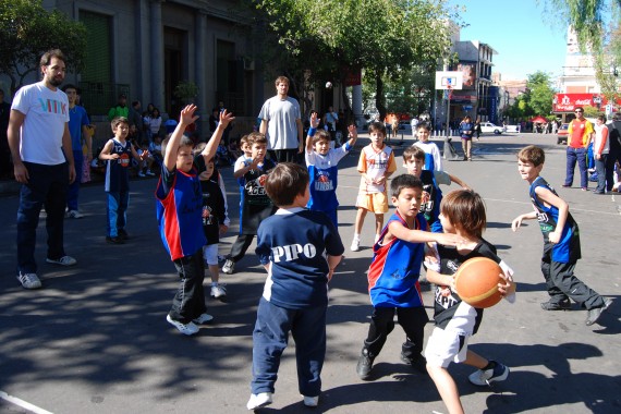 Los partidos de Minibásquet,  se disputaron en el microcentro de la ciudad de San Luis