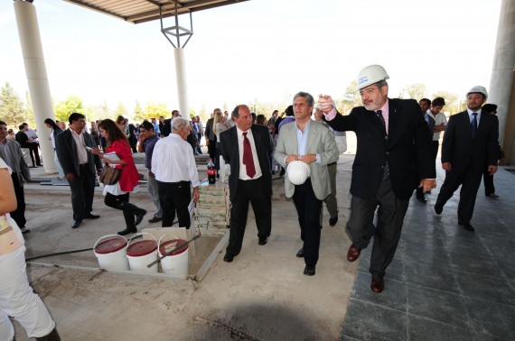 El mandatario realizó un recorrido por las instalaciones de la futura terminal.