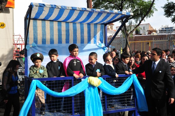 Los chicos, representaron a las autoridades y ocuparon un pequeño palco.