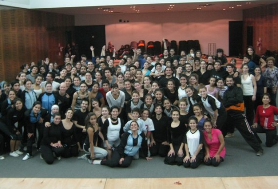 Más de 600 profesionales locales, tuvieron la posibilidad de capacitarse y perfeccionarse en la danza, con los integrantes del Ballet Folclórico Nacional.