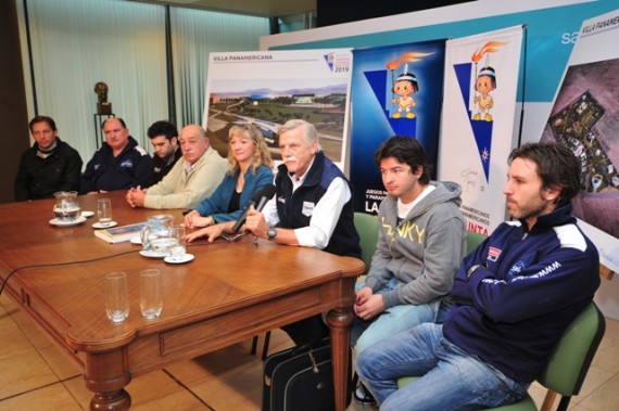 La conferencia de prensa se realizó en Terrazas del Portezuelo.