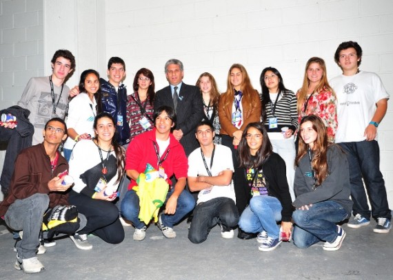 El Gobernador estuvo presente en el Foro junto a jóvenes de distintos puntos de Argentina y de otros países.