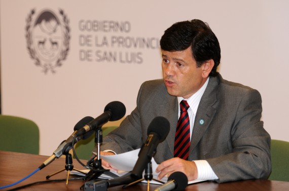 El ministro de Relaciones Institucionales y Seguridad, Eduardo Mones Ruiz.