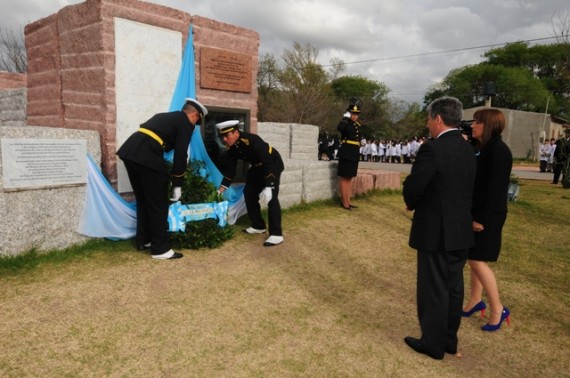 Durante el acto, se rindió homenaje al Coronel Juan Pascual Pringles y a los Granaderos Puntanos.