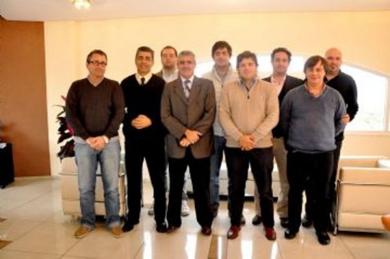 La delegación del INTA, junto al rector de la Universidad de La Punta (ULP), Alejandro Munizaga, y al vicegobernador de la Provincia, Jorge Díaz.