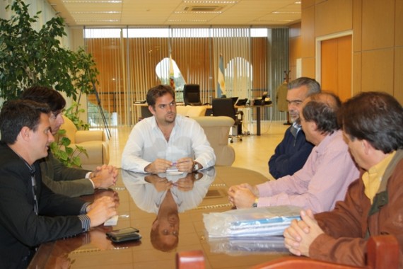 El presidente de San Luis Agua, Felipe Tomasevich se reunió con representantes de la Universidad Nacional del Litoral.