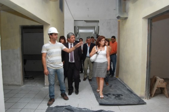 El gobernador Claudio Poggi,  recorrió la obra en compañía de su equipo de colaboradores.