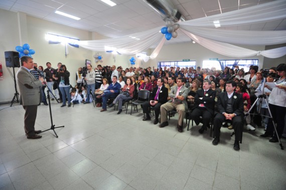 El gobernador de San Luis, CPN. Claudio Poggi, destacó el trabajo logrado entre el equipo y manifestó que al sistema de salud de la provincia se lo ha puesto siempre a prueba ya sea por una tragedia como así también por la puesta en marcha de ambiciosos proyectos.
