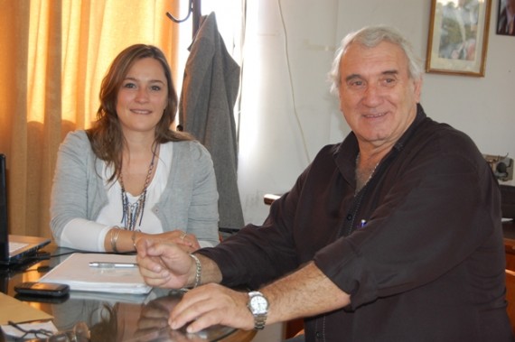 La jefa del programa Turismo, María Federici junto al secretario de Coordinación Artística Municipal de Alta Gracia, Luis Luque.