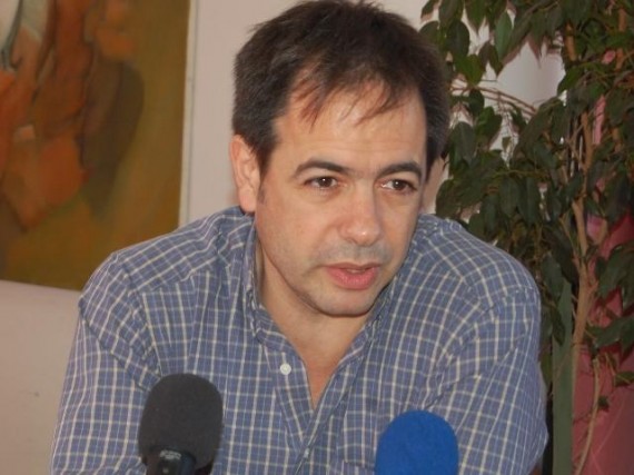  Fernando Piana, responsable del  'Taller de producción y realización radial'.