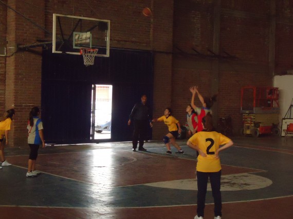 Las competencias de básquet de los Juegos Intercolegiales comenzaron a disputarse en Villa Mercedes.