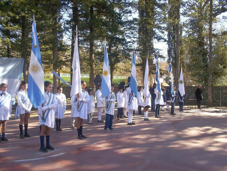 El Trapiche: realizaron la Promesa de Lealtad a la Bandera alumnos de 5 escuelas de la zona