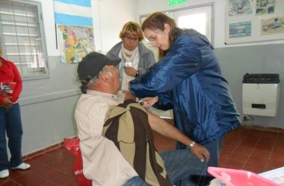 La vacunación se realizó en las instalaciones de la Dirección Provincial de Ingresos Públicos.