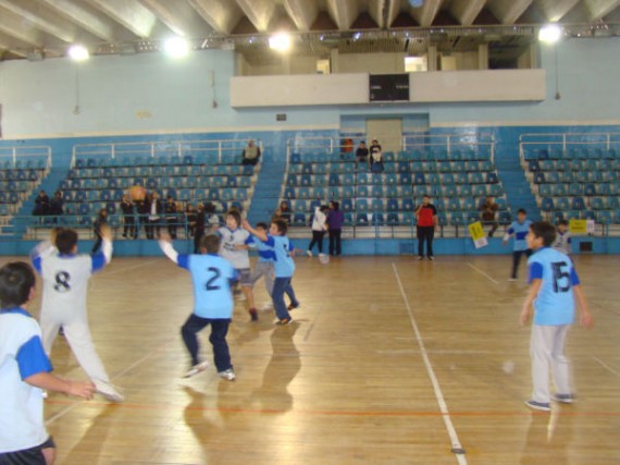 El mini handball femenino cerró la fecha de los Juegos Intercolegiales. 