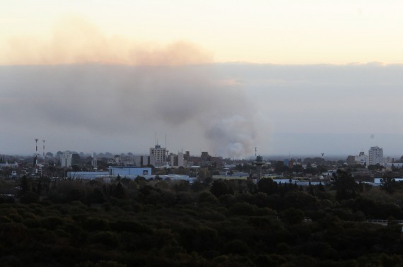 Fuego en la cercanías de la granja La Amalia.