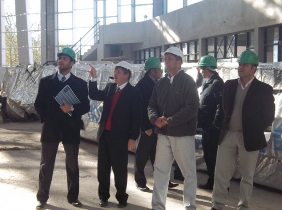El ministro Padula visitó las obras de construcción de la Terminal Regional de Ómnibus.