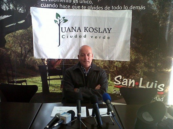 El intendente de la Ciudad de Juana Koslay , anunció la continuación del Plan de Pavimentación en la ciudad. 