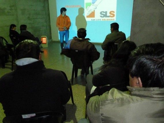 Brigadista Juan Herrera durante la capacitación sobre incendios forestales.