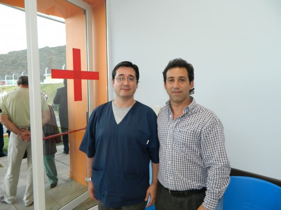 Rodrigo Verdugo, junto al jefe del Programa Epidemiología, Cristian Cano.