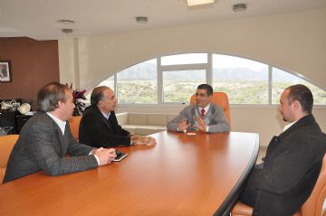 Los empresarios junto al Rector y al secretario de Extensión, Cristian Moleker