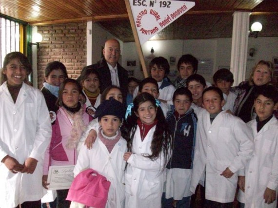  Los alumnos recibieron sus becas en el Centro Cultural de Juana Koslay.