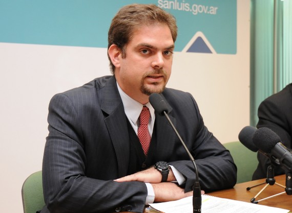 Ministro del Campo, Felipe Tomasevich, en conferencia de prensa.