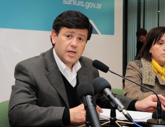 El ministro de Relaciones Institucionales y Seguridad, Eduardo Mones Ruiz.