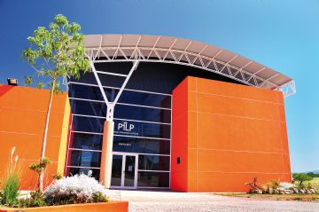 La ULP adapta el plan de estudios a los requerimientos de las empresas.     