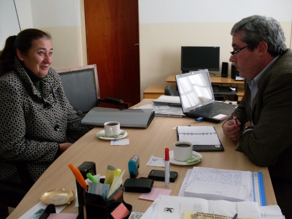 La Intendenta de El Morro, Graciela del Carmen Bossa, en reunión con el ministro de Inclusión Social, Federico Tula.