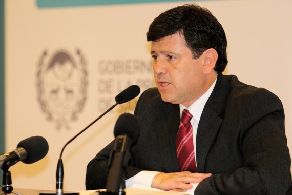 El Ministro de Relaciones Institucionales y Seguridad Eduardo Mones Ruiz.