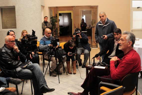 La conferencia de prensa se realizó en la sede de la FISAL.