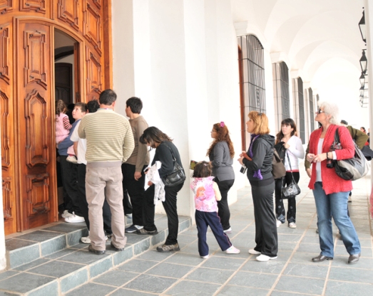 Casi 3 mil personas visitaron la réplica del Cabildo ubicado en la ciudad de La Punta.