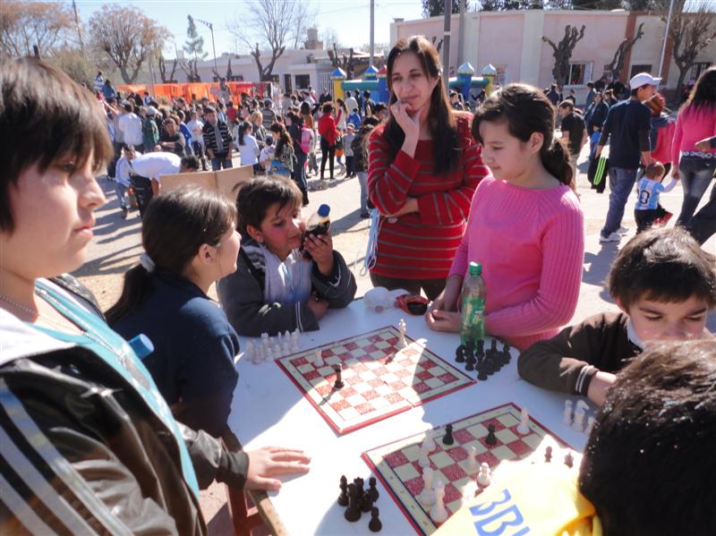 Día del Niño a puro ajedrez en la Calle Angosta