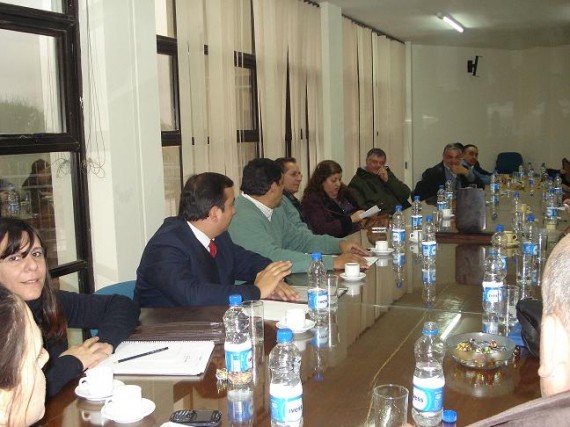 La reunión se realizó en la sala de reuniones de la Cámara de Diputados 