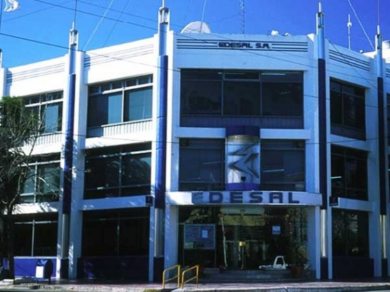 Edificio central de la empresa prestataria del servicio de energía eléctrica