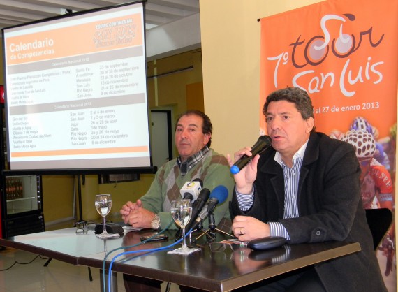 Ramón Sánchez y Ricardo Becerra durante la conferencia de prensa.