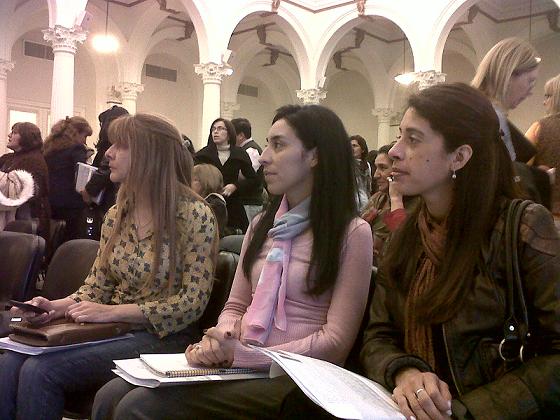 En la imagen: las tres funcionarias del Ministerio de Educación que participan del encuentro. La jefas de Educación Inicial, profesora Elizabeth Julián, la jefa del Subprograma Educación Primaria: Dra. Lis S. Contreras, la profesora Rosana Molina coordinadora provincial  del PIIE (Programa integral para la Igualdad Educativa)