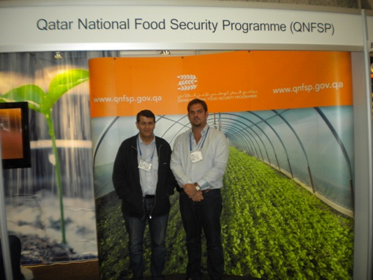 Lic. Felipe Tomasevich junto al responsable del programa de Seguridad Alimentaria de Qatar.