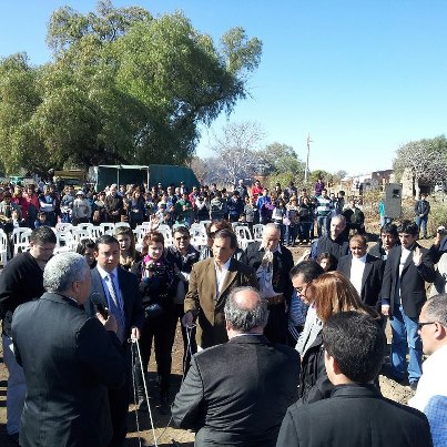 En  representación del Gobierno de la Provincia, funcionarios del Ministerio de Relaciones Institucionales y Seguridad, participaron de la colocación de la piedra fundacional de un  nuevo templo evangélico.   