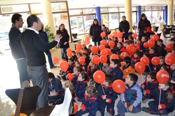 Más de 70 chicos del instituto Santa Catalina visitaron el ministerio de Turismo y las culturas acompañados de sus maestras. viernes pasadas las 16:00, un grupo de más de 70 chicos pertenecientes al jardín de infantes del Instituto Santa Catalina, visitaron las instalaciones del Ministerio de Turismo y las Culturas. Los chicos estuvieron acompañados por sus señoritas y la directora del colegio.  