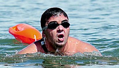 Emilio Di Stefano. El nadador no vidente cruzó a nado el dique El Carrizal en Mendoza, en una hazaña de la que no se registran antecedentes.
