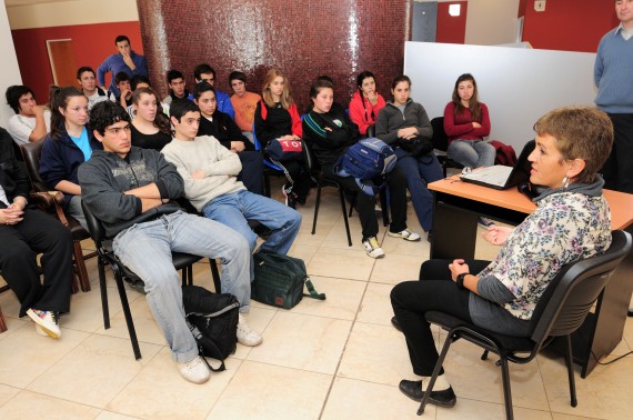 Macharelli y el profesor Javier Berselli disertaron hoy sobre los “aspectos psicológicos del deporte.