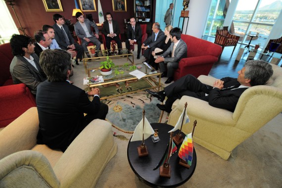 El Gobernador se reunió con directivos de la firma que se radica en San Luis