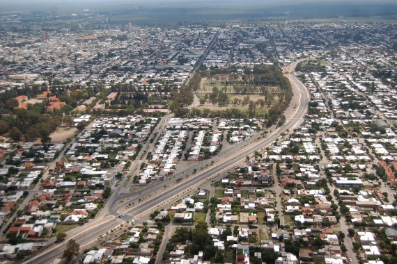 Imagen aérea de la Avenida Eva Perón.