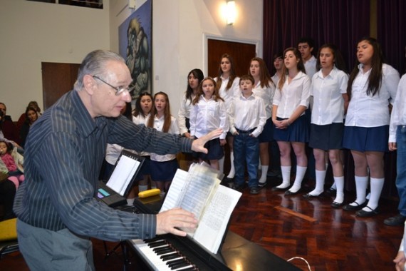 Anoche en la Casa de las Culturas,el coro de niños de Neuquén realizó su presentación.